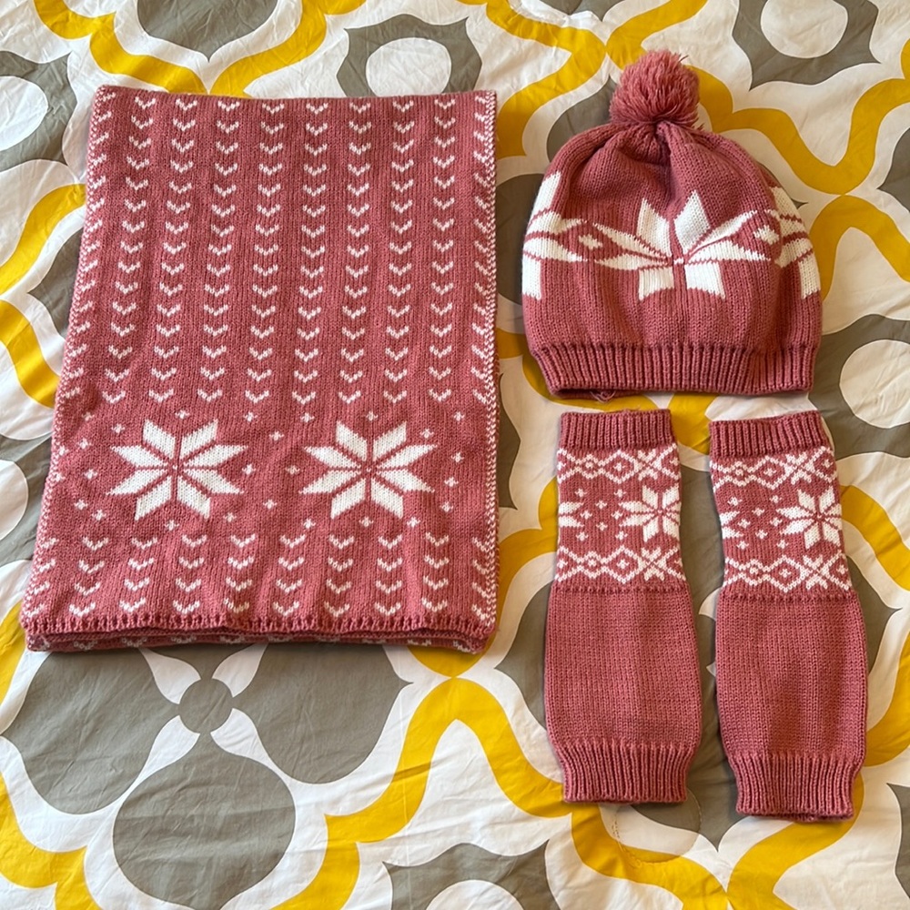 NEW 4pc Terra cotta mauve BoHo Scarf, hat and hand warmers. Soft and Comfy 💗